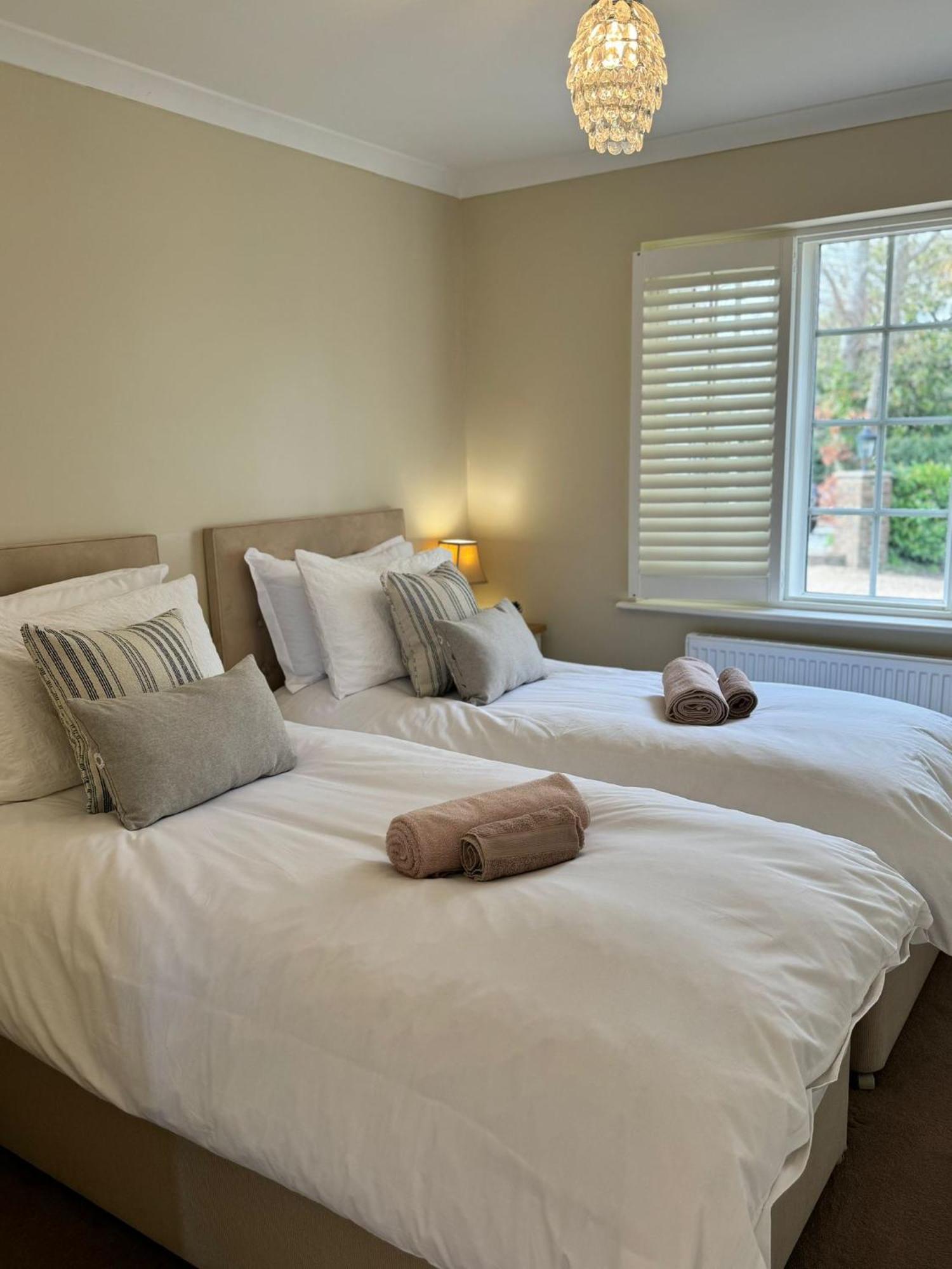 'Bramley Fall Cottage' ' On Site Ev Point - Attached Cottage,3 Separate Bedrooms -1 On Ground Level, Sleeps 6, 2 Bathrooms, Sandy Wittering Beach 8Min Drive, Rural Location, Child Friendly, Small Breed Dog Friendly, Private Parking Chichester Ngoại thất bức ảnh